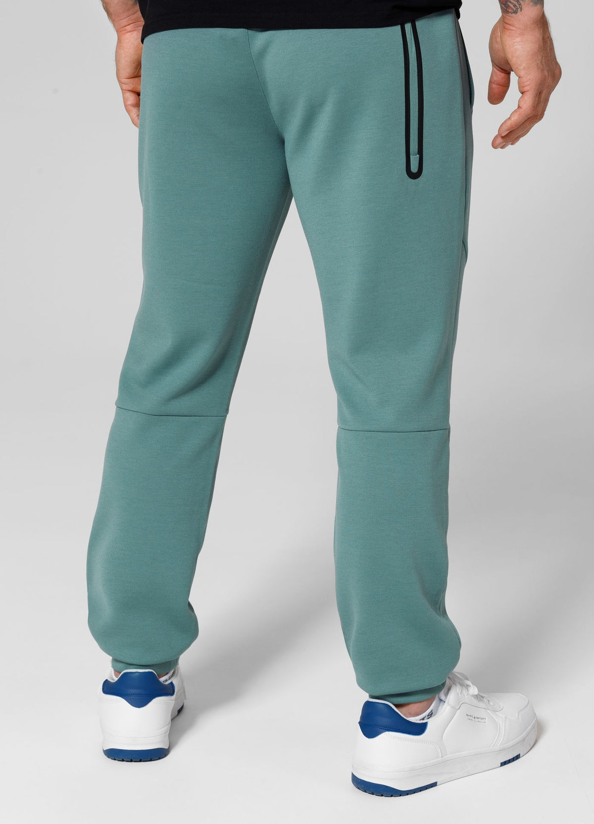Men&#39;s Sweatpants Explorer